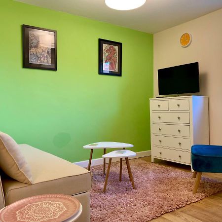 Pristine Apartment In The Centre Of Glastonbury Ngoại thất bức ảnh
