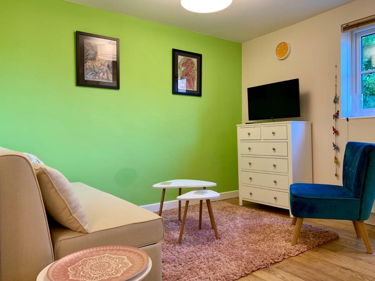 Pristine Apartment In The Centre Of Glastonbury Ngoại thất bức ảnh