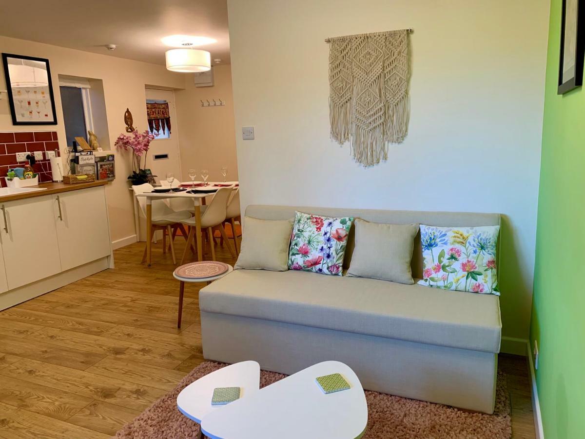 Pristine Apartment In The Centre Of Glastonbury Ngoại thất bức ảnh